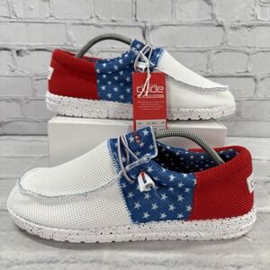 HEY DUDE Wally Tri Sox American Pride Patriotic Mens Size 10 Red White Blue Flag